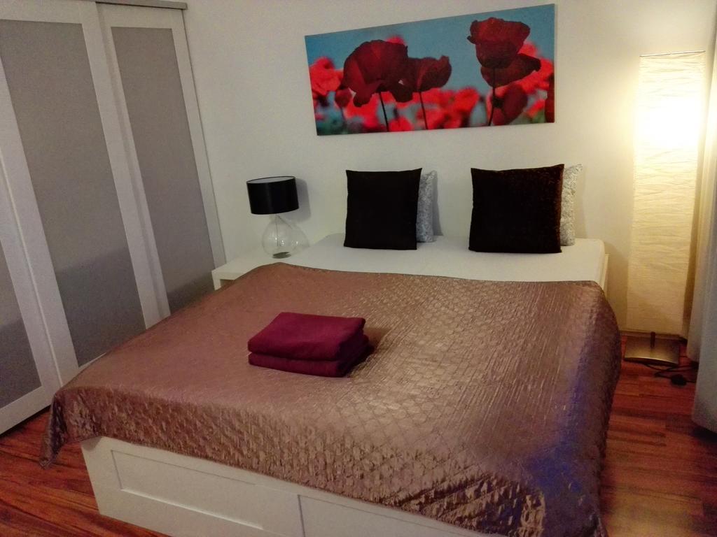 Golden Family Apartments Prag Rum bild