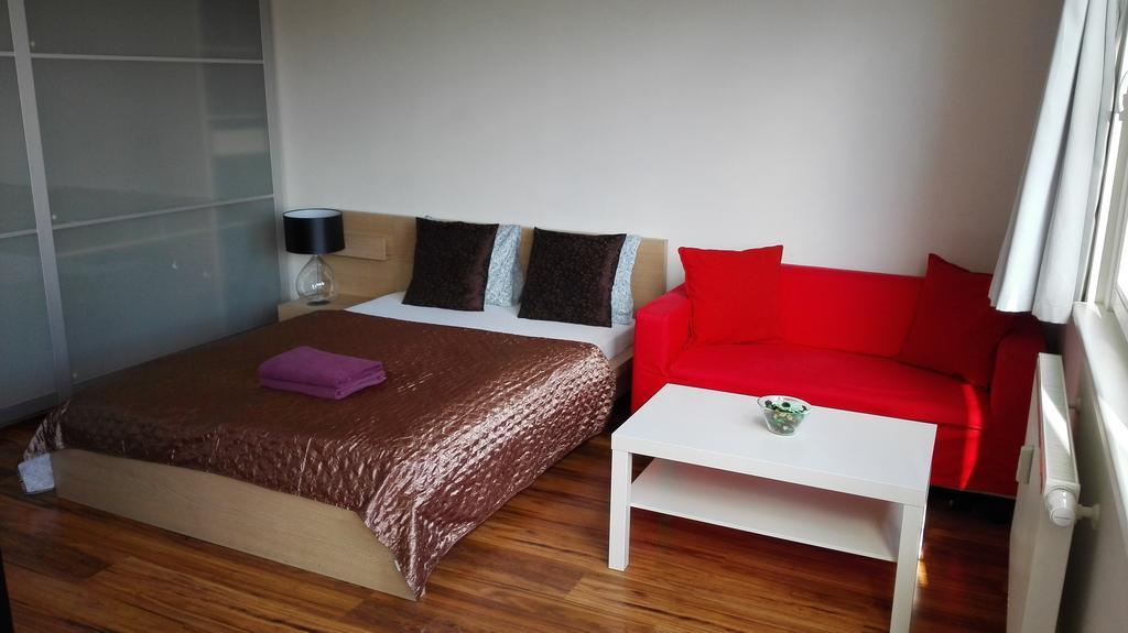 Golden Family Apartments Prag Rum bild