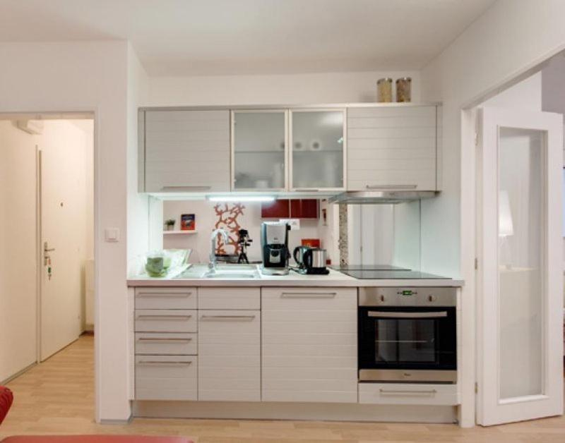 Golden Family Apartments Prag Rum bild