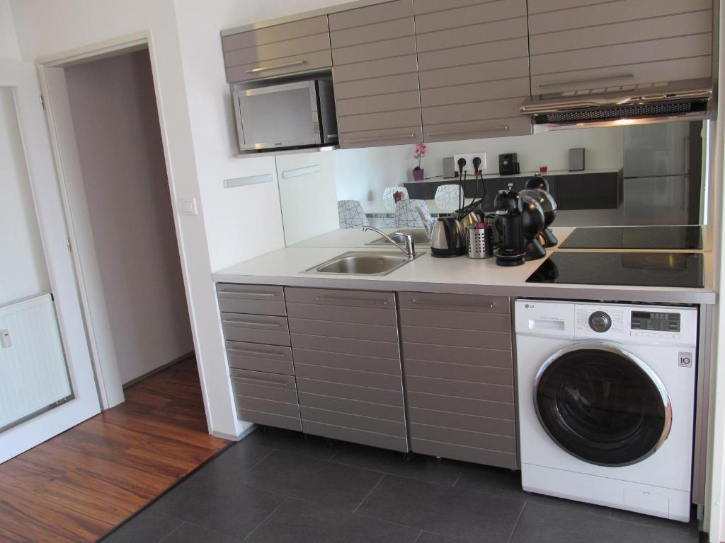 Golden Family Apartments Prag Rum bild
