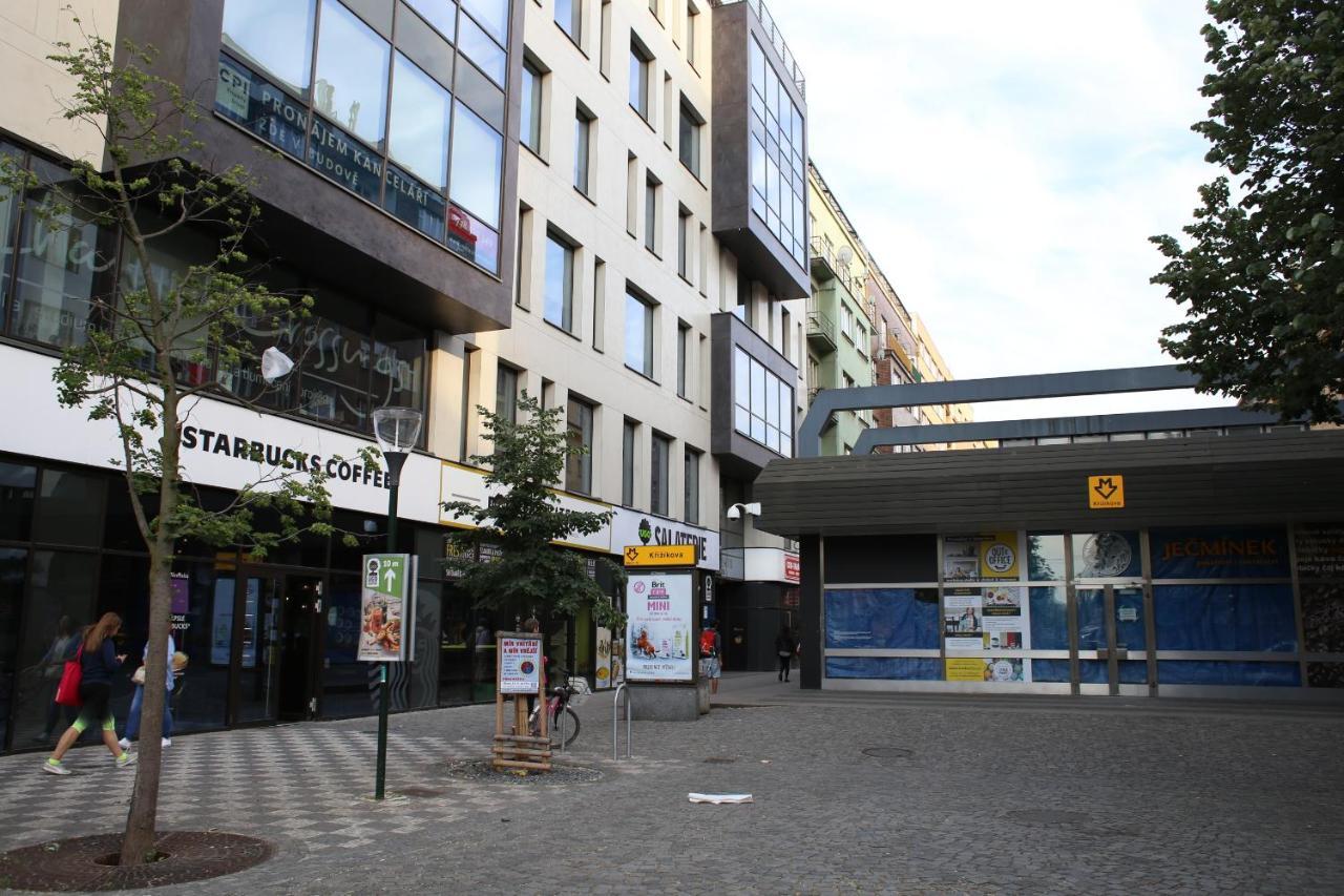 Golden Family Apartments Prag Exteriör bild
