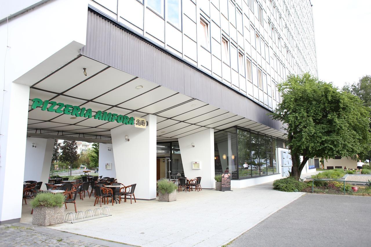 Golden Family Apartments Prag Exteriör bild