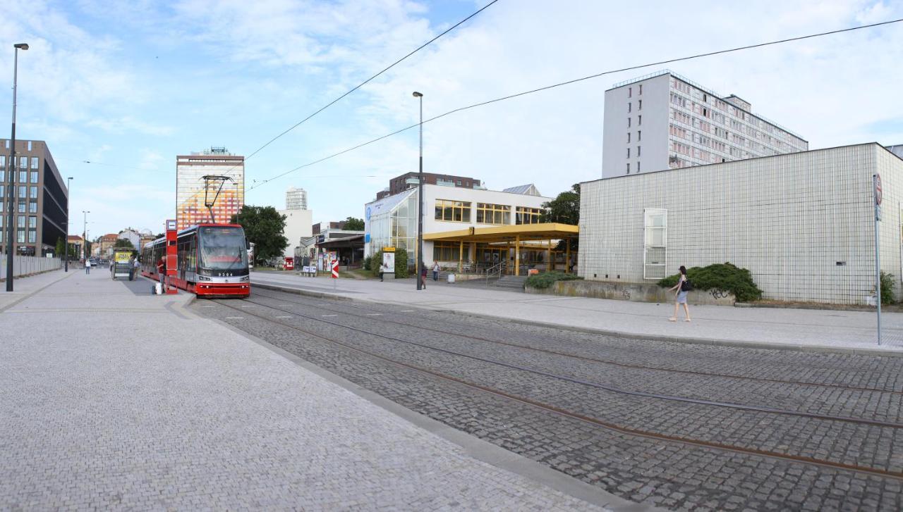 Golden Family Apartments Prag Exteriör bild